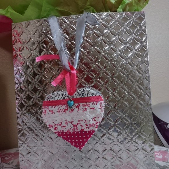 HANDCRAFTED GIFT TAGS - Picture 2 of 3